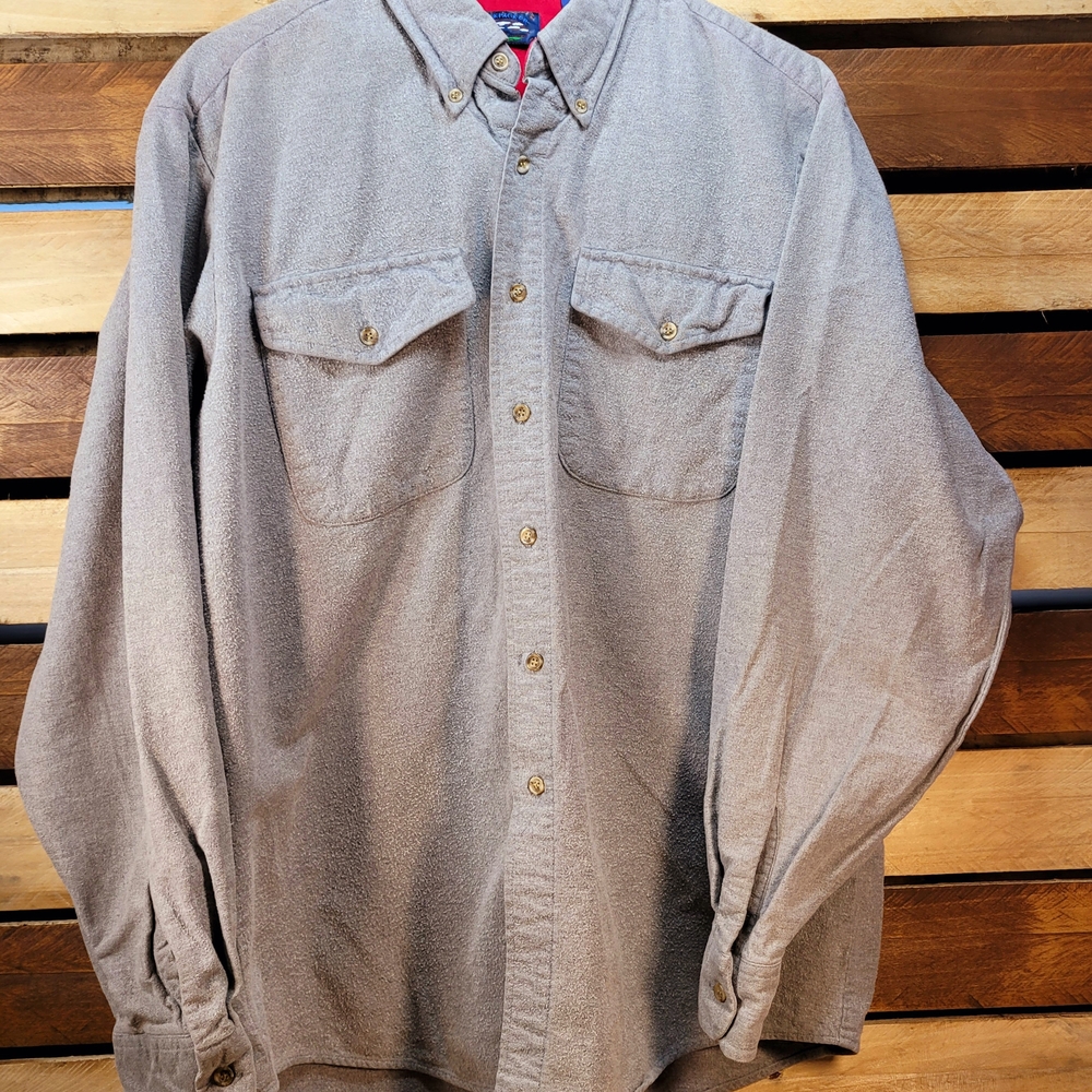 Men's Gray Button-Up Shirt